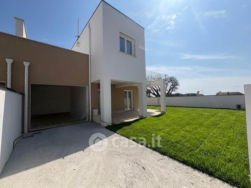 Villa in Via Maria Grazia — foto 7 di 36