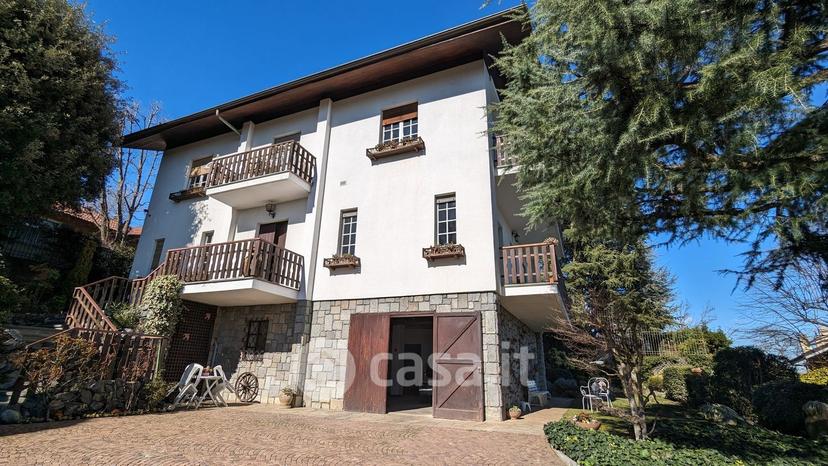 Villa in Via delle Viole 12 — foto 15 di 34