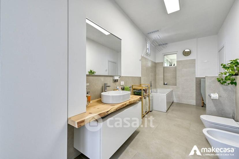 Quadrilocale in Via delle Rose 5 — foto 30 di 31
