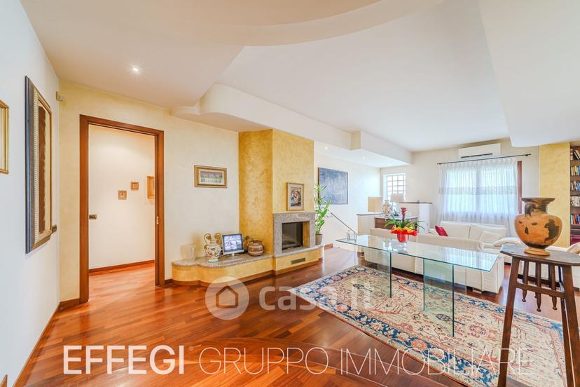 Villa in Via Galileo Galilei 2 — foto 11 di 39