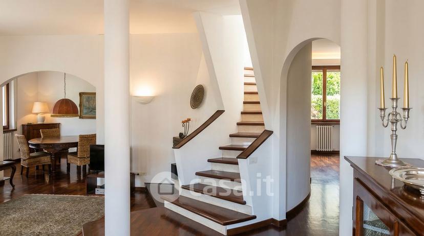 Villa in Via Edmondo de Amicis 7 — foto 21 di 43