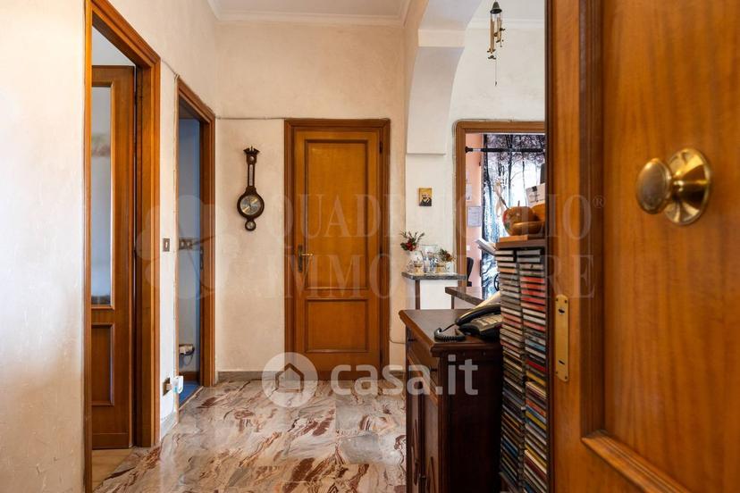 Trilocale in Via Camillo Costanzo 13