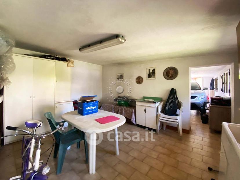 Villa in Via Arno 10 — foto 21 di 64