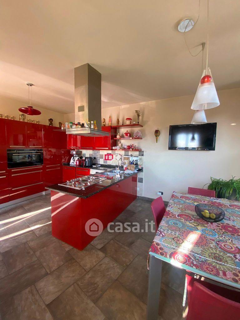Villa in Piazza Libertà 5 — foto 5 di 34
