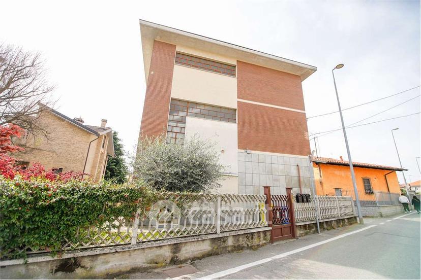 Quadrilocale in Via Meana 22 — foto 21 di 32