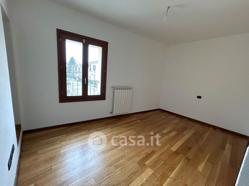 Trilocale in Via Vecchio Ponte 1 — foto 16 di 30