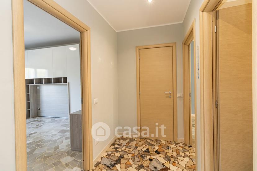 Trilocale in Via Martiri di Marzabotto 81 — foto 21 di 28