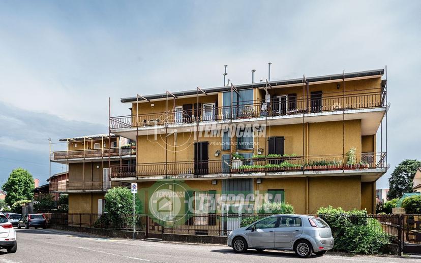 Trilocale in Via Ottaviano C. Augusto 7 — foto 10 di 25