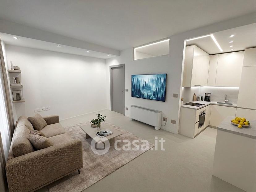 Trilocale in Via Giuseppe Parini 10 — foto 21 di 23