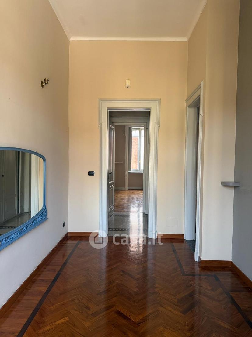 Trilocale in Corso Re Umberto 21 Bis — foto 13 di 34