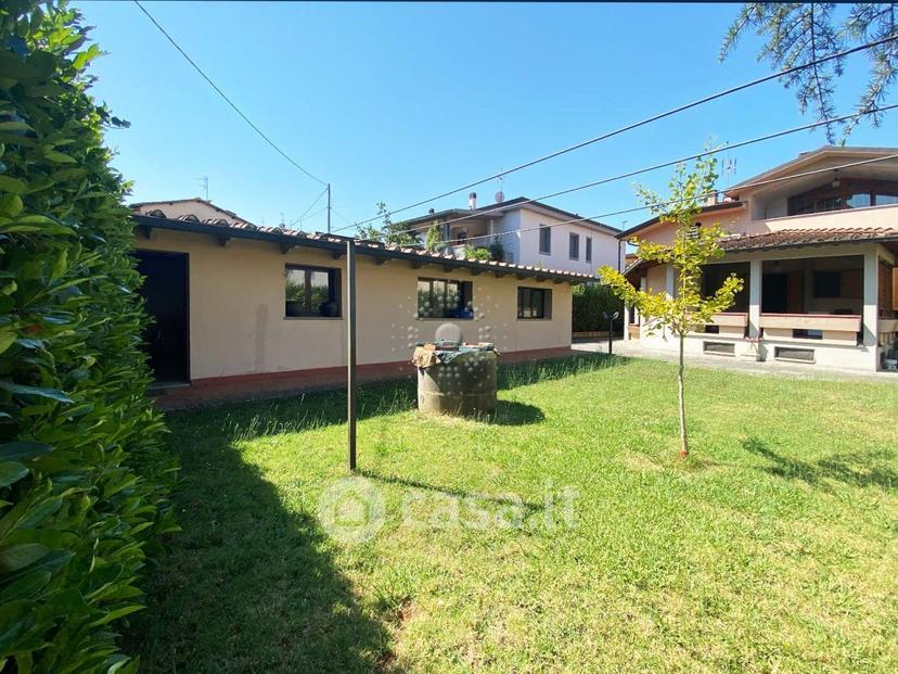 Villa in Via Arno 10 — foto 31 di 64