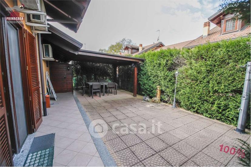 Villa in Via Bergamo 35 — foto 21 di 27