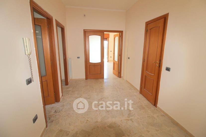 Trilocale in Via Ponti Rossi 188 — foto 7 di 19