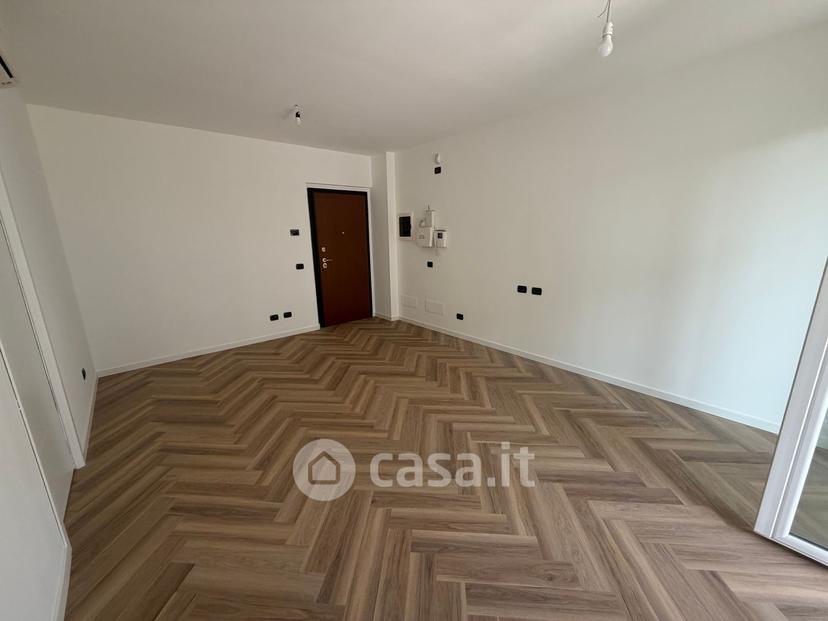 Trilocale in Via Papa Wojtyla — foto 10 di 24