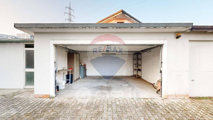 Villa in Via Muoni 15 — foto 10 di 44