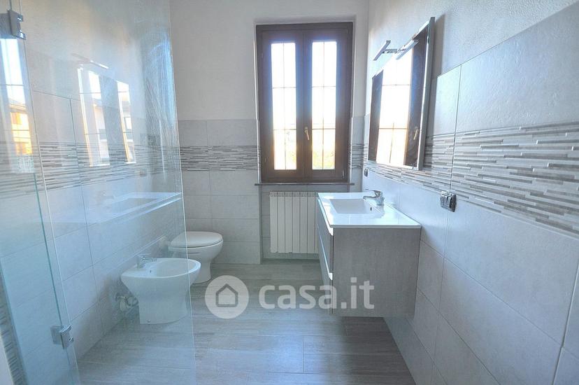Villa in Via Sandro Pertini 5 — foto 16 di 32