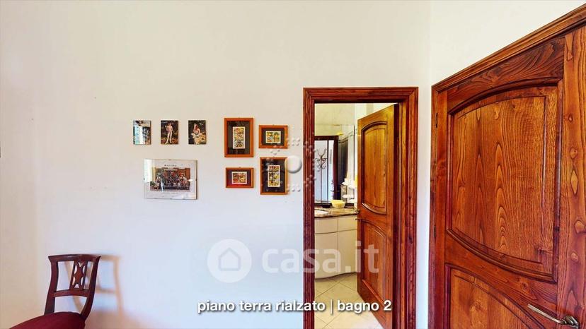 Villa in Via Arno 10 — foto 41 di 64