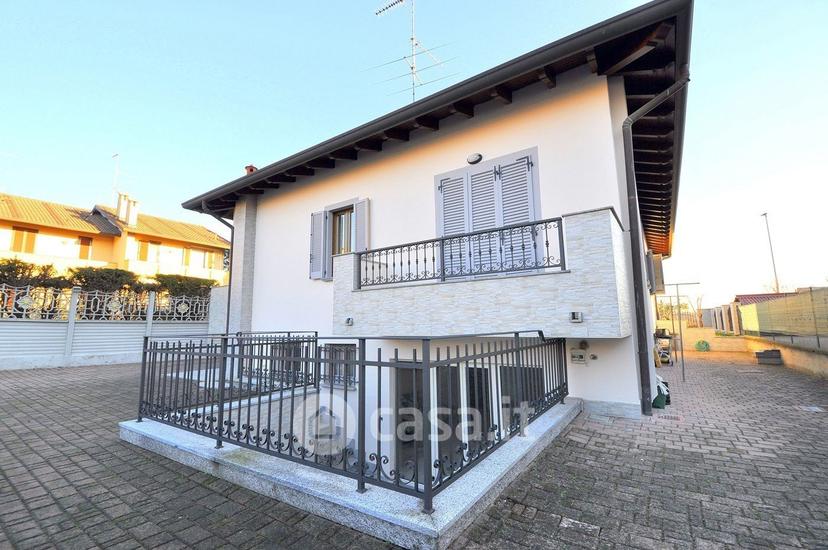 Villa in Via Sandro Pertini 5 — foto 28 di 32