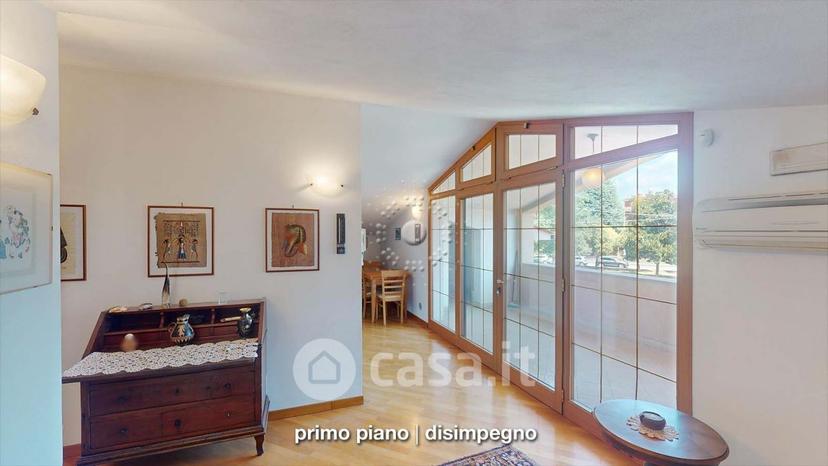 Villa in Via Arno 10 — foto 16 di 64
