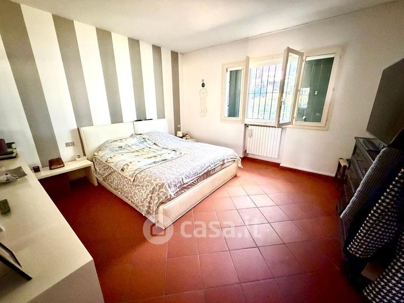 Villa in Via dei Pini 29 — foto 32 di 35