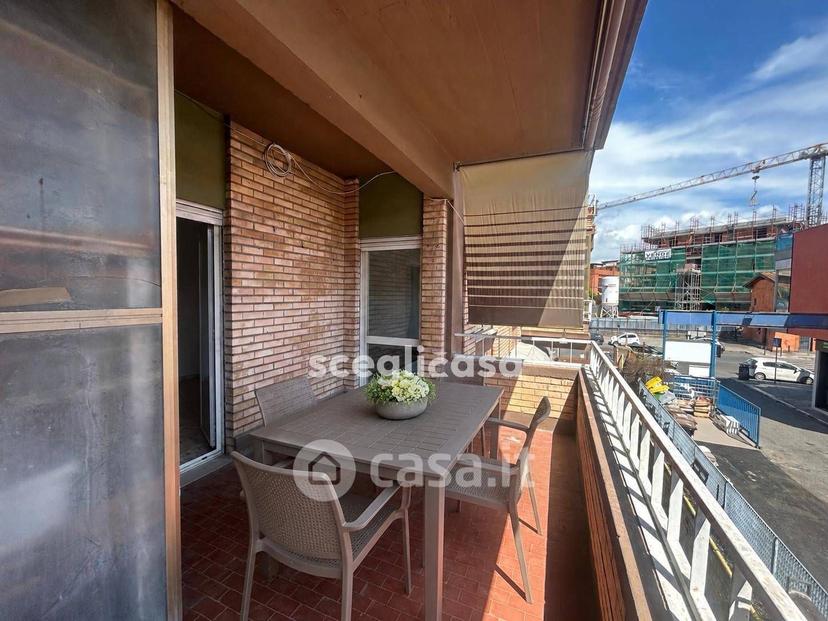 Quadrilocale in Via della Casetta Mattei 167 — foto 2 di 37