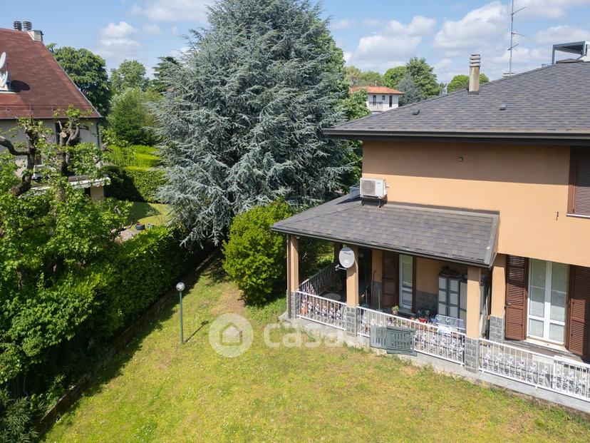 Quadrilocale in Viale Giuseppe di Vittorio 3 — foto 38 di 40