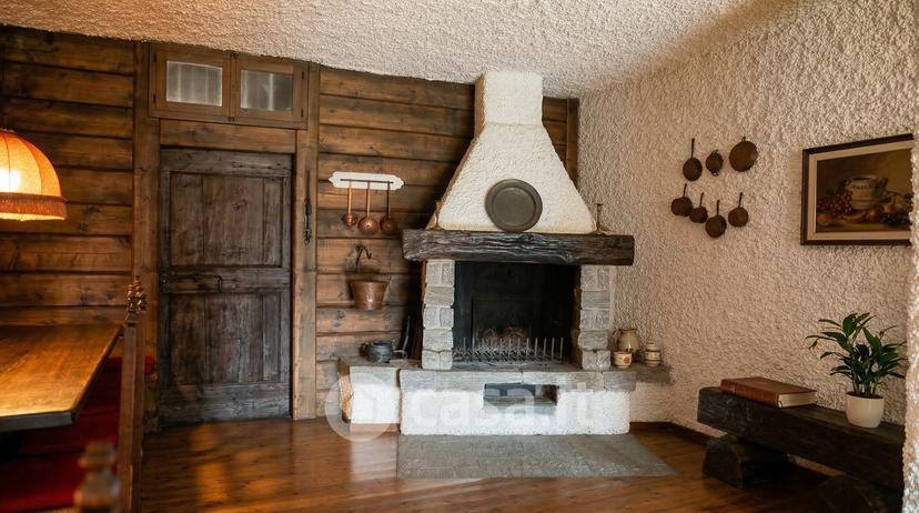 Villa in Via Edmondo de Amicis 7 — foto 2 di 43