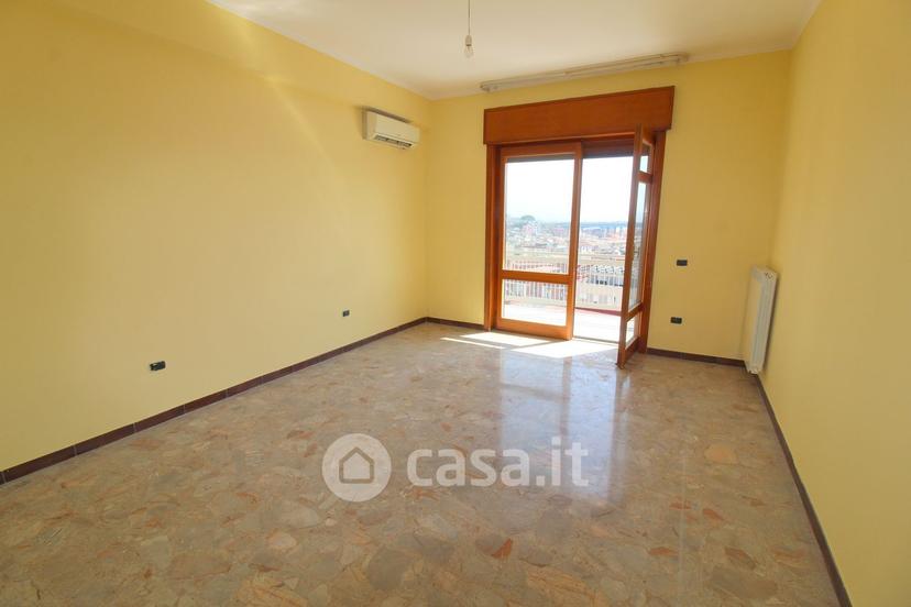 Trilocale in Via Ponti Rossi 188 — foto 10 di 19