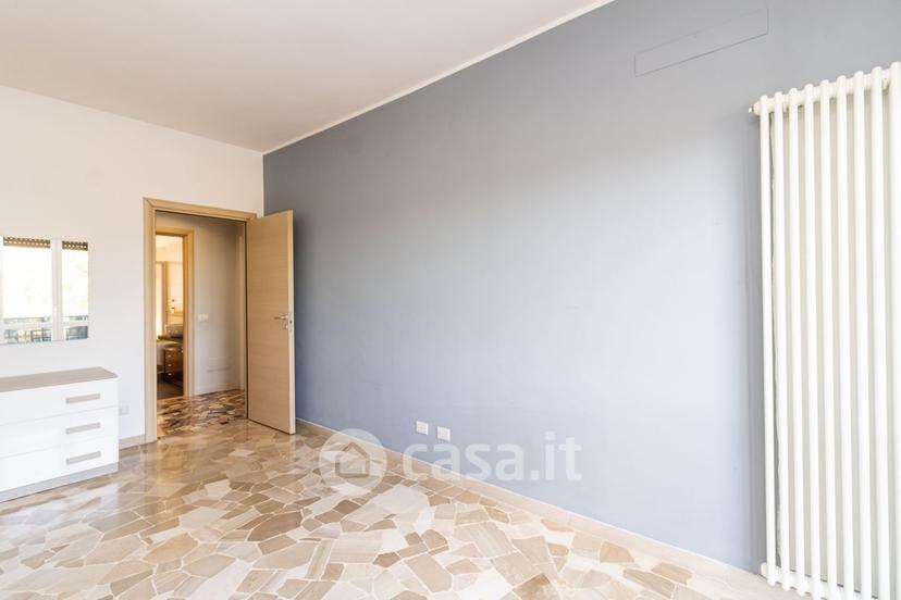 Trilocale in Via Martiri di Marzabotto 81 — foto 20 di 28
