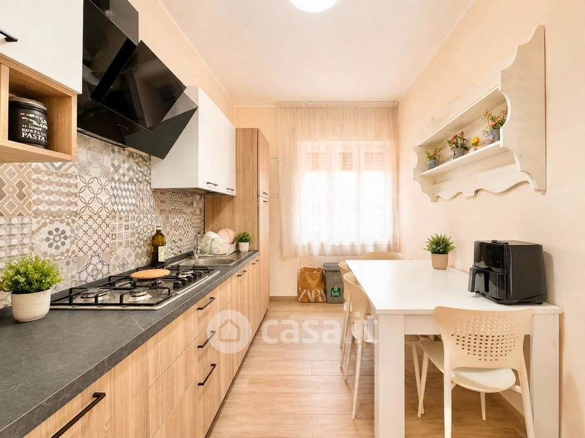 Bilocale in Via San Giacomo dei Capri 125