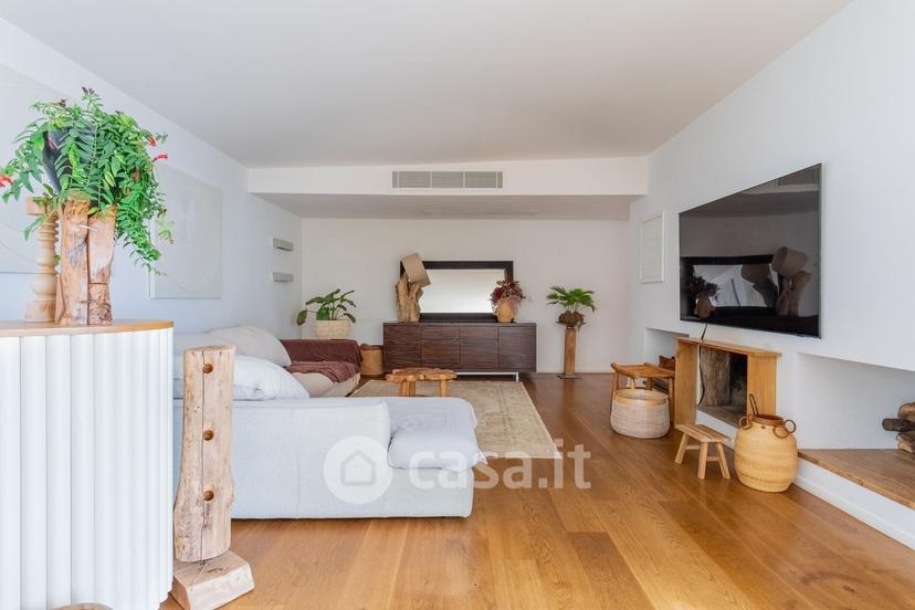 Villa in Via Alessandro Manzoni — foto 5 di 54