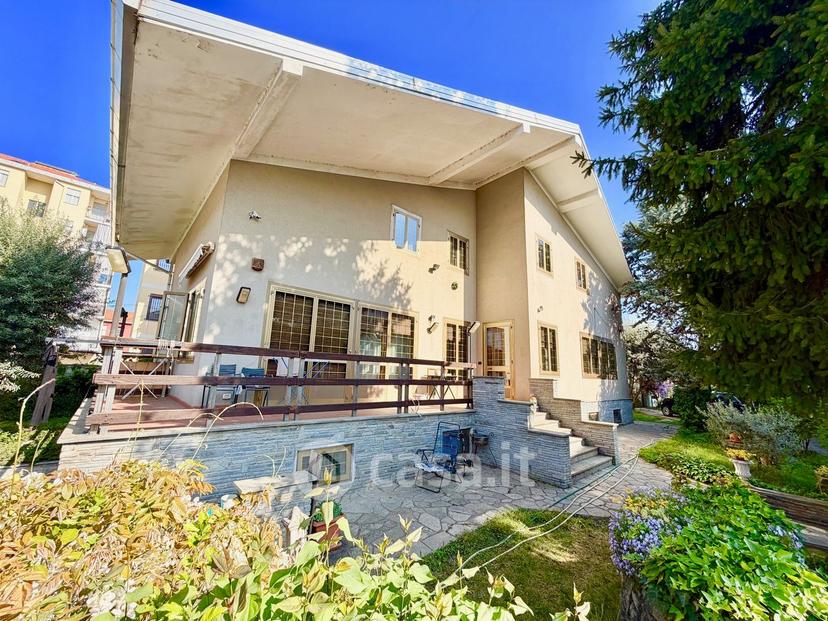 Villa in Via Giuseppe Parini 5 — foto 81 di 86