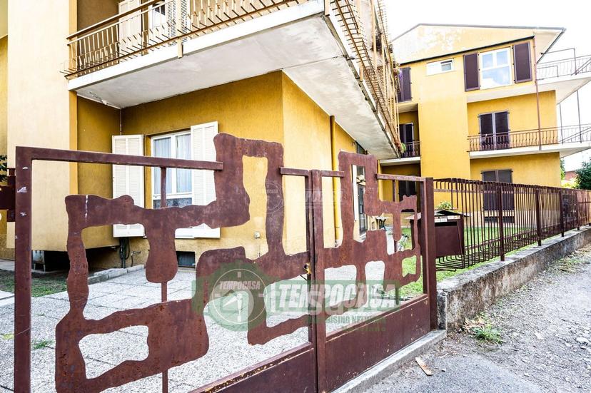 Trilocale in Via Ottaviano C. Augusto 7 — foto 23 di 25
