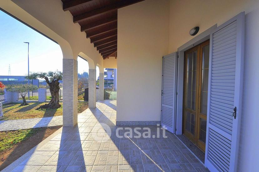 Villa in Via Sandro Pertini 5 — foto 29 di 32