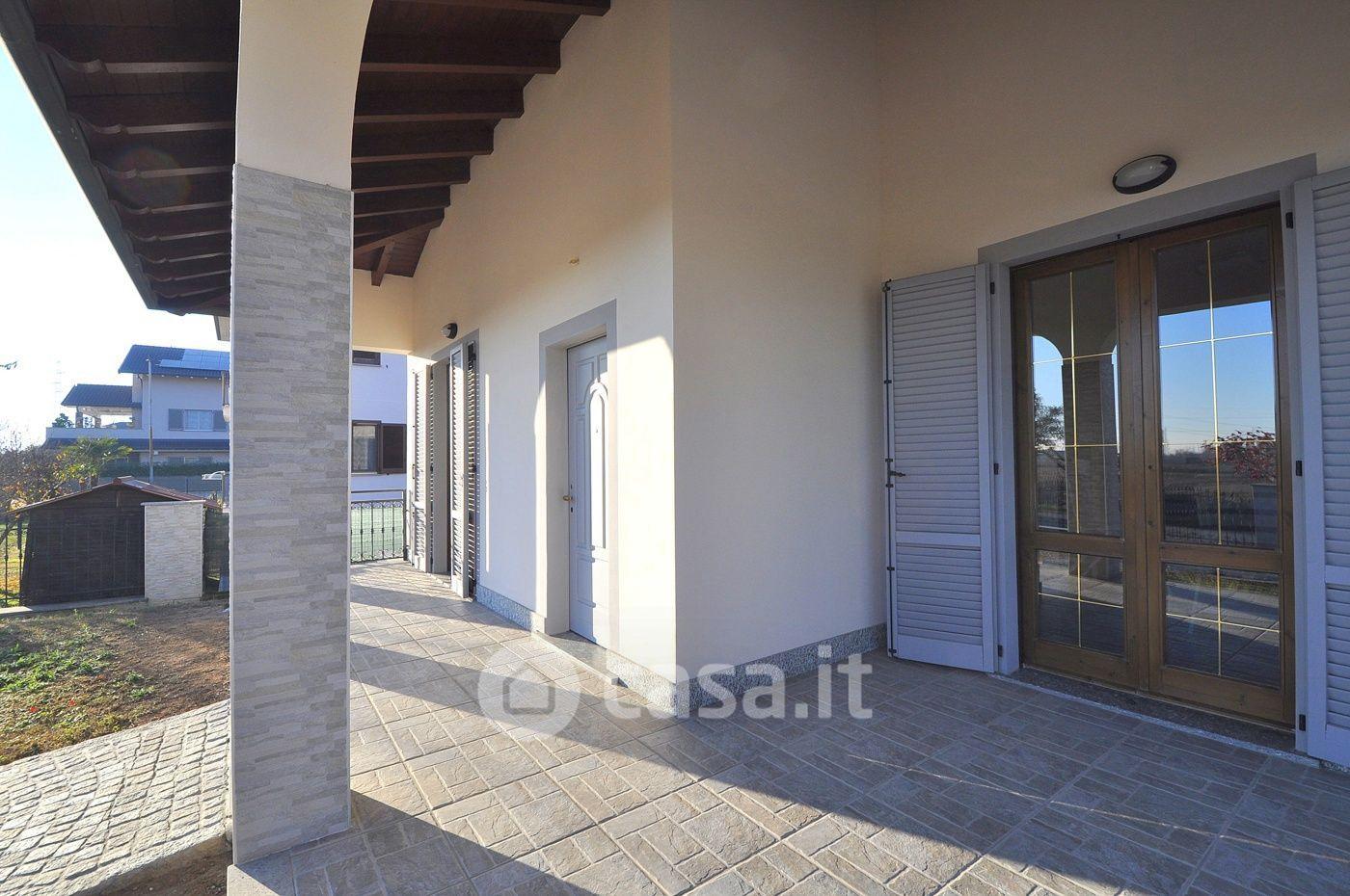 Villa in Via Sandro Pertini 5