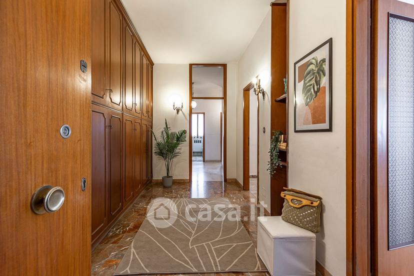 Appartamento in Via Pompeo Vizzani — foto 5 di 40