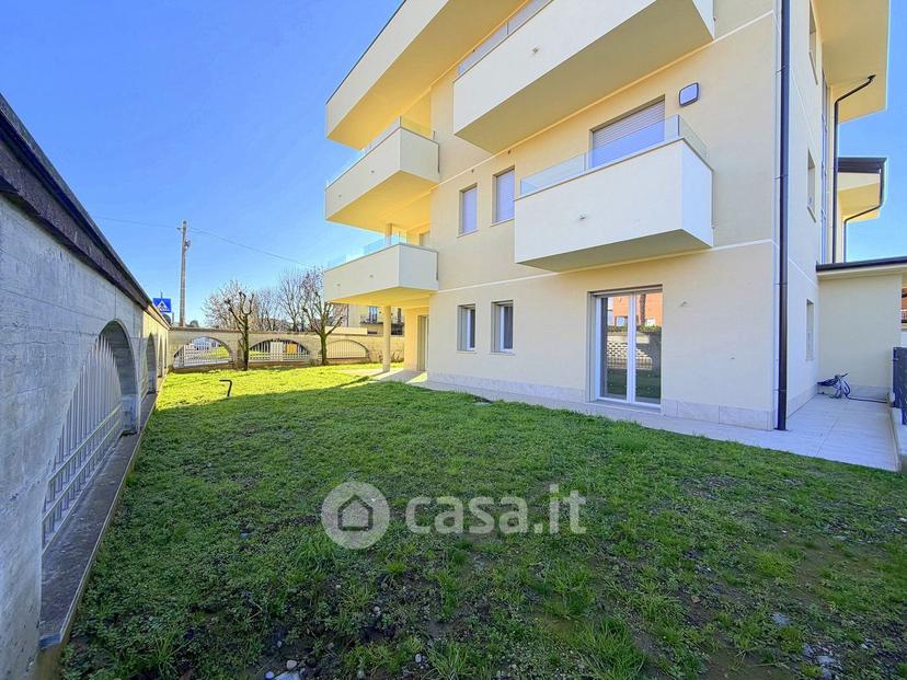 Trilocale in Via Monte Grappa 3 — foto 2 di 29