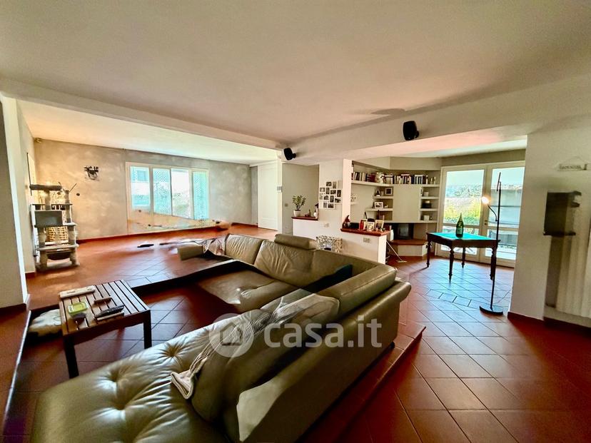 Villa in Via dei Pini 29 — foto 31 di 35