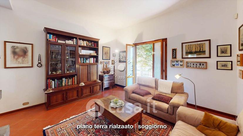 Villa in Via Arno 10 — foto 35 di 64