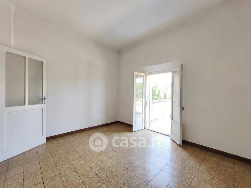 Trilocale in Via Emilia 250 — foto 4 di 23