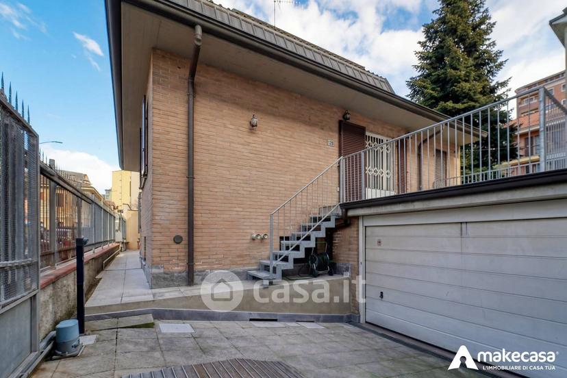 Villa in Via Giuseppina Biggiogero 1 — foto 2 di 33