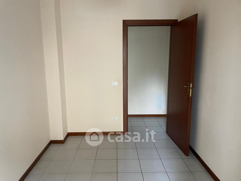 Trilocale in Via Ischia 42 — foto 22 di 25
