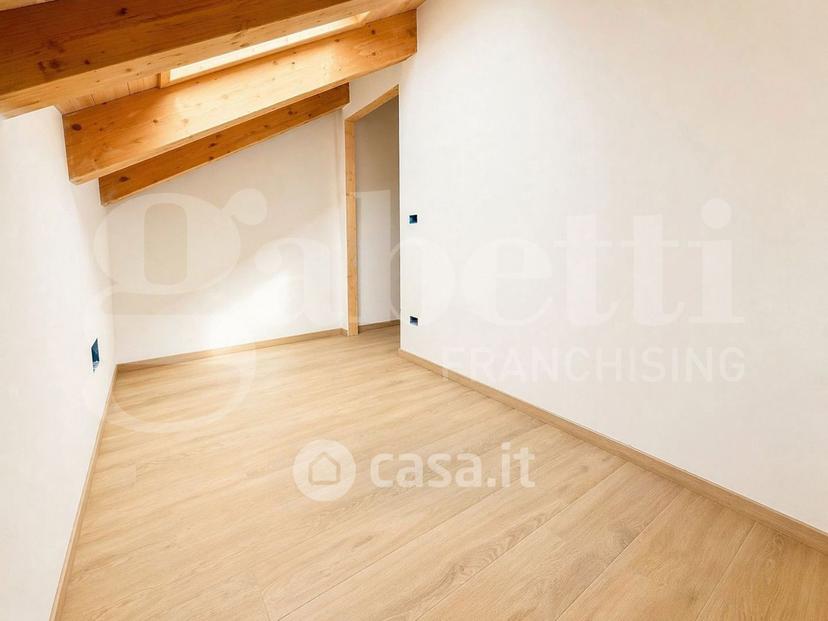 Villa in Via Cristoforo Colombo 59 — foto 24 di 39