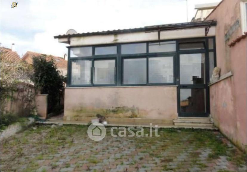 Trilocale in Via Bassano del Grappa 19 — foto 2 di 35