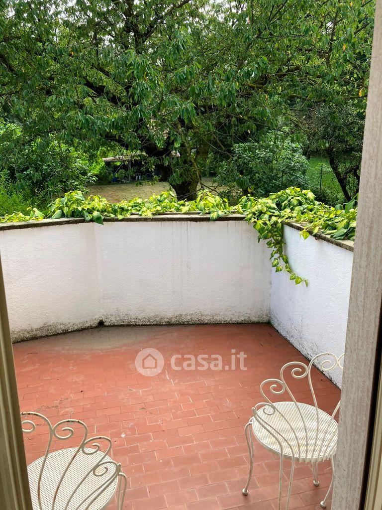Villa in Via Combaluetto 1 — foto 7 di 22