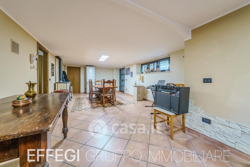 Villa in Via Galileo Galilei 2 — foto 18 di 39