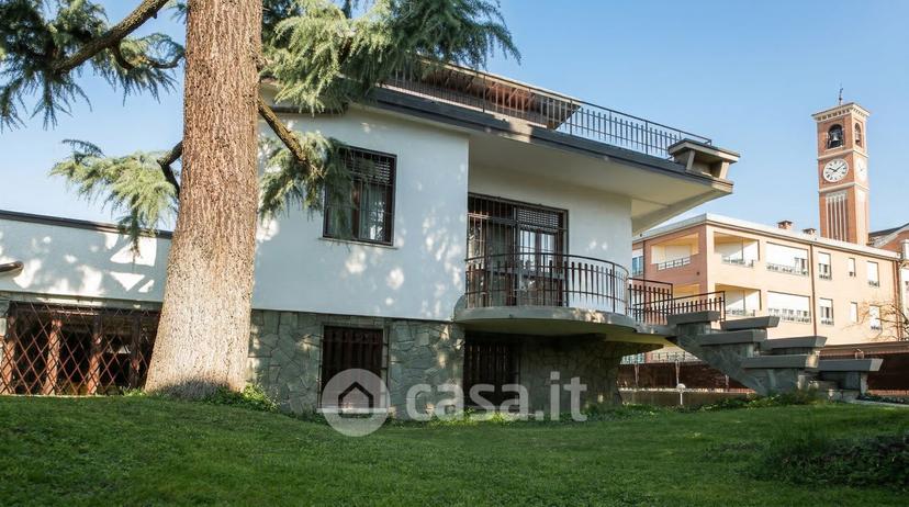 Villa in Via Edmondo de Amicis 7 — foto 35 di 43