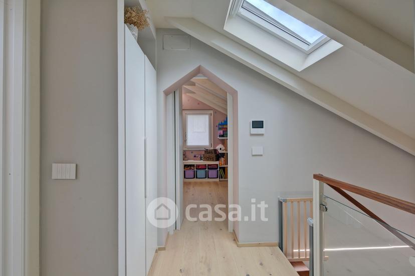 Villa in Via Massimo d'Azeglio 9 — foto 12 di 41