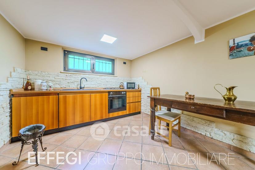 Villa in Via Galileo Galilei 2 — foto 3 di 39
