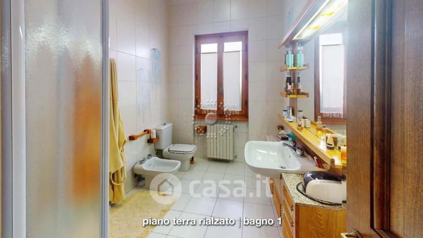 Villa in Via Arno 10 — foto 7 di 64